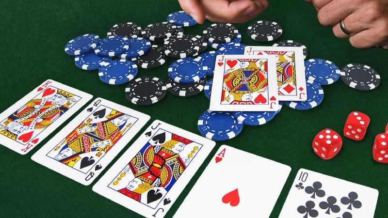 Giải đáp về từng hành động trong poker